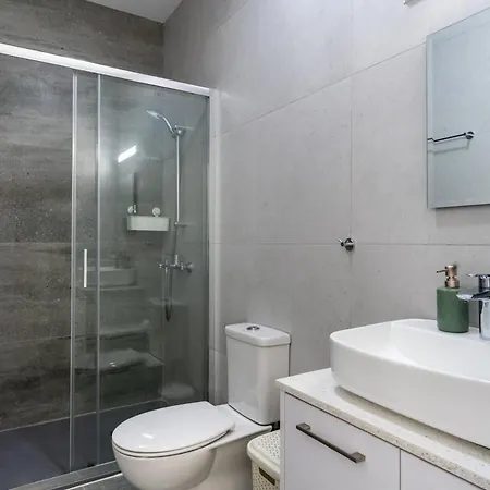 Azoria - Stylish 1-br & Balcony In 아파트 Kiti