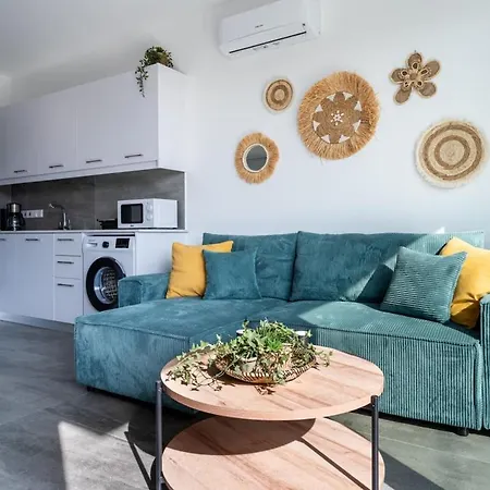 Azoria - Stylish 1-br & Balcony In 아파트 Kiti