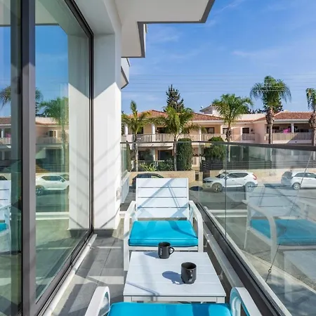 Azoria - Stylish 1-br & Balcony In 아파트 Kiti