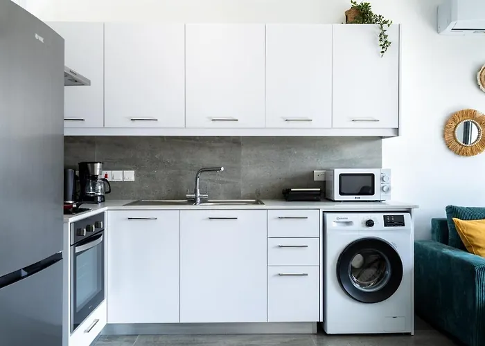 Azoria - Stylish 1-br & Balcony In *