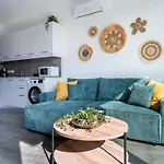 Azoria - Stylish 1-br & Balcony In Appartement Kiti