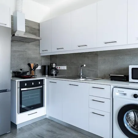 Azoria - Stylish 1-br & Balcony In *