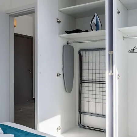 Azoria - Stylish 1-br & Balcony In * Kiti