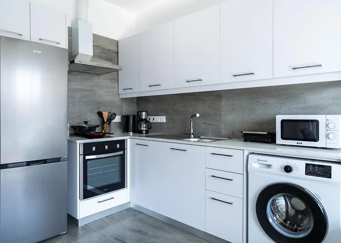 Azoria - Stylish 1-br & Balcony In *