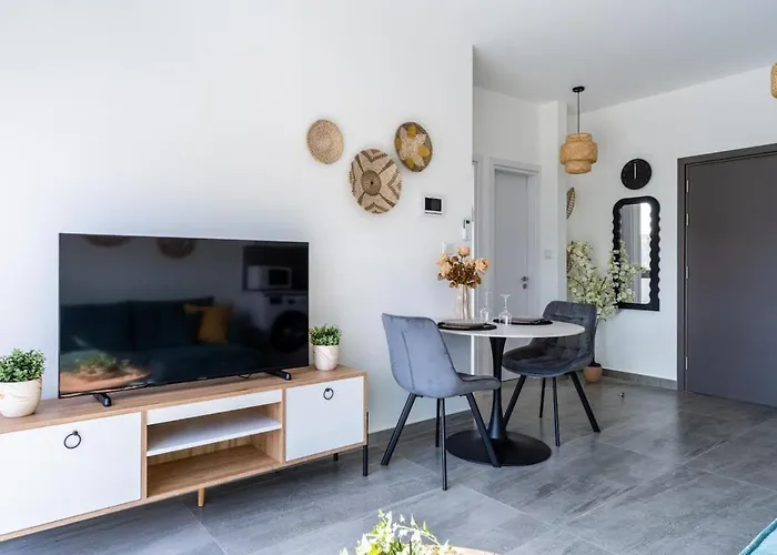 Azoria - Stylish 1-br & Balcony In Apartmán Kiti