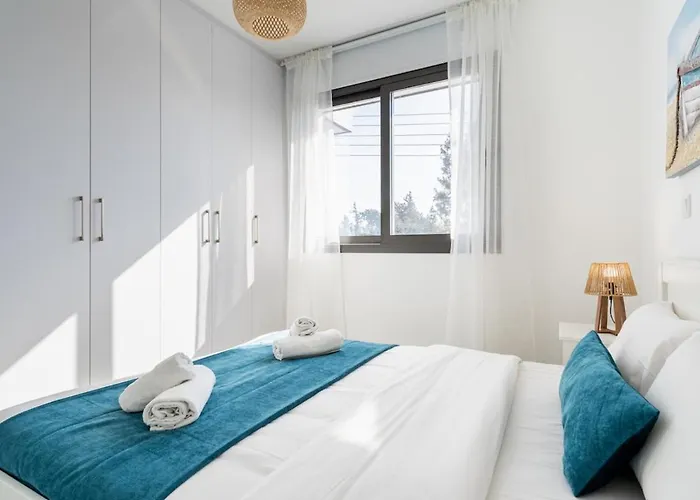 Azoria - Stylish 1-br & Balcony In Apartmán Kiti