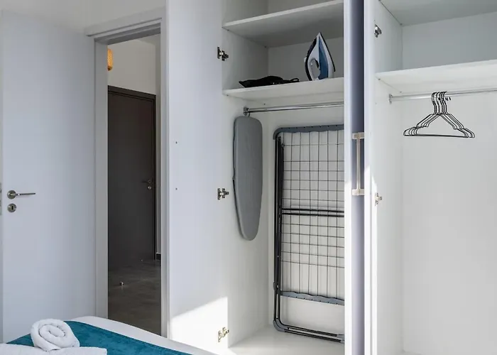 Azoria - Stylish 1-br & Balcony In * Kiti