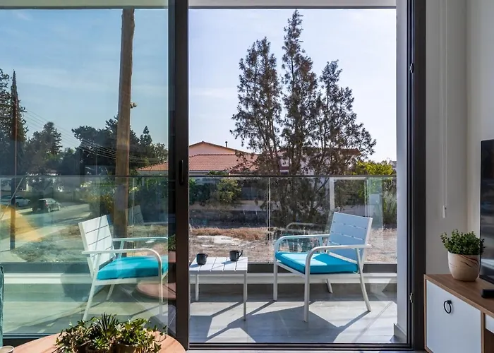 Azoria - Stylish 1-br & Balcony In Kiti